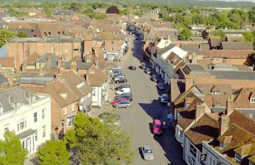 South Coast New Forest Holiday Home-4 Bed-Sleeps 8-Spacious-Parking-EV Dock-Large Garden-Playground-Great for Families-Groups-Professionals - Foto 41