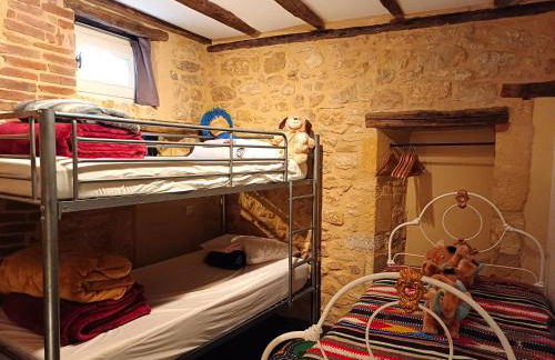 Au Pied du CHÂTEAU - 5 à 11 personnes - Baignade-canoë-piste cyclable à 100 m - Foto 24