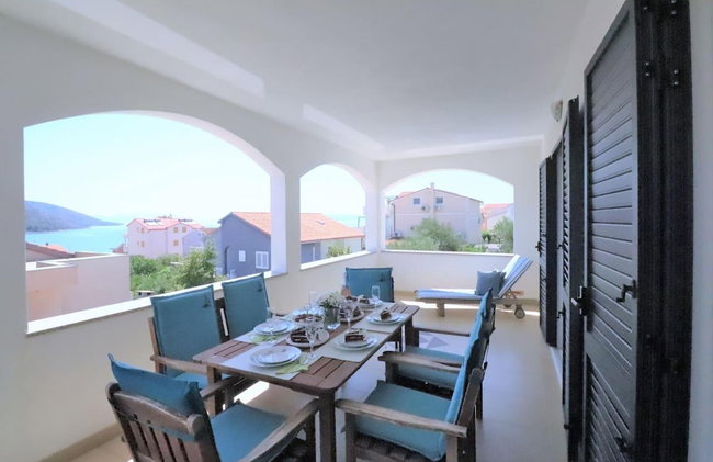 Villa Mendula Trogir - Luxury villa by the beach - heated pool - lush green garden - Photo 99