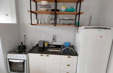 Excelente Apartamento a 1 quadra e meia do mar - Foto 7