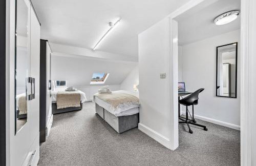 Citylink Spacious 5-Bedroom House,Wi-Fi,Easy Access to Excel and Central London - Foto 7