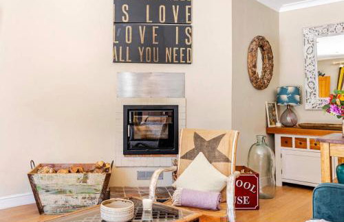 The Old Pool House, Stylish Large Studio in Private Country Estate with Air Con - Foto 4