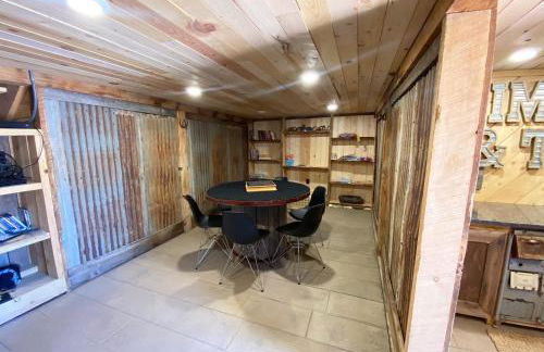 Timber & Tin H 2Bed 2Bath w Pool & Rooftop Deck - Foto 14