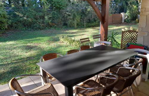 Lilas - Spacieuse maison 10 pers Jardin BBQ - Foto 15