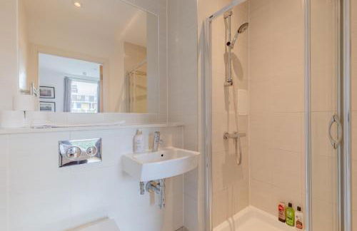 3BD Canalside Flat in De Beauvoir Town - Foto 40