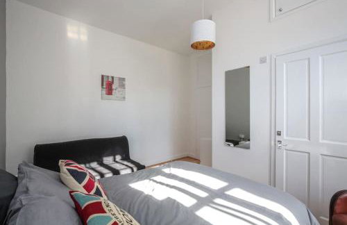 Large Modern Spacious House 6 Bedrooms 5 Bathrooms - Foto 36