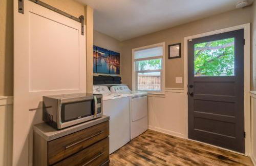 Italian Style in Old Town with Private Hot Tub - Photo 21