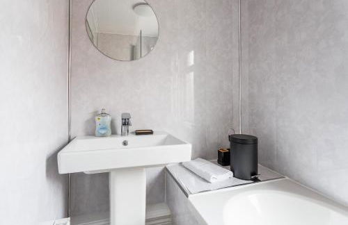 Coastal elegance at Seaham Lodge - Photo 25