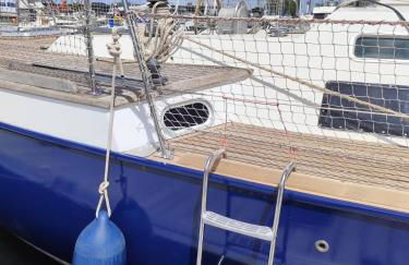 Voilier confortable en bois à cotés des plages et ferries - Photo 9