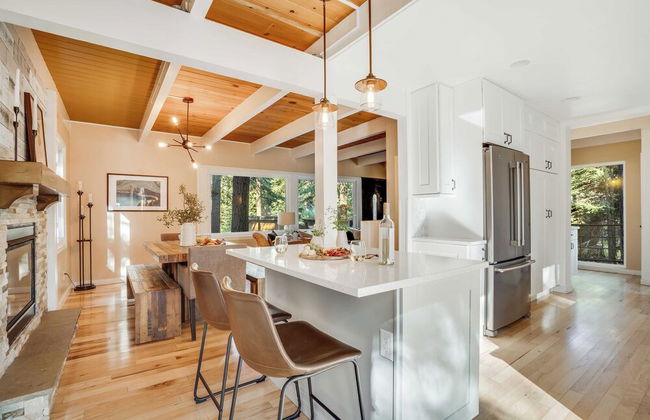 Homewood by Avantstay Amazing Family Cabin w/ Hot Tub & Sauna - Foto 6