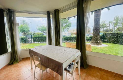 Piso delante de la playa La Pineda con 2 habitaciones - Foto 11