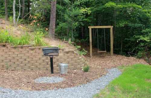 Deluxe Log Cabin with a Hot Tub in the Smoky Mountains of North Carolina - Foto 13