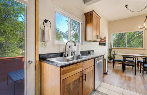 Sunstone Mesa Luxe Broadmoor Getaway w Hot Tub - Foto 29