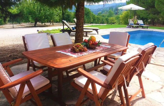 Remarkable 5-bed Villa in Miliou Village Paphos - Foto 14