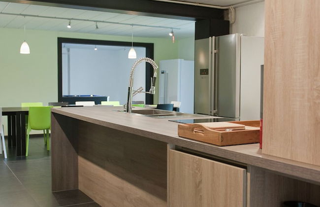 Luxury Villa With Pool - Photo 12