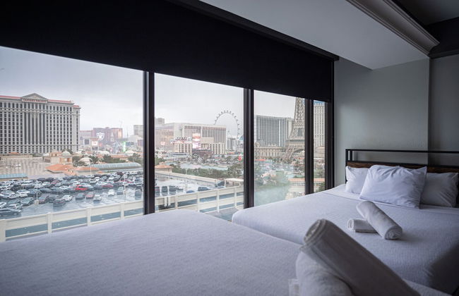Stay together on the strip - 6 comfy beds w/view! - Foto 58