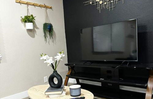 Modern Home Near Ontario Airport - Foto 19