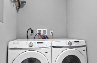 Spacious 4-BR House W Free Parking - Foto 5