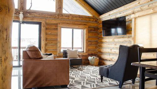 Ranch Life Reimagined, Cattle Drives to Chic Cabin - Foto 4