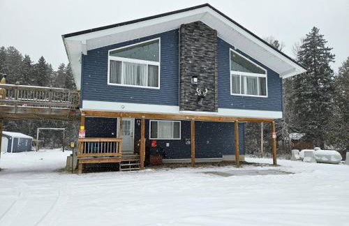 The Chalet - Spacious 7 bedroom near Sugarloaf, on Snowmobile and UTV trails, Hiking, Golf and Flagstaff Lake across the street - Foto 65