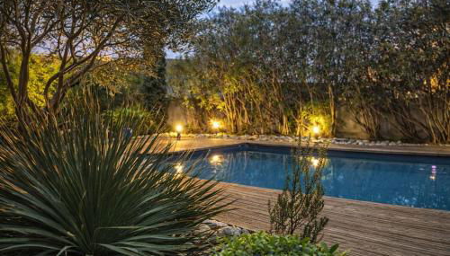 Le Clos Saint Jean, vue Cité, piscine et parking - Photo 4