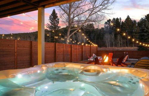Fireside Haven - Hot Tub & Downtown Walkable - Foto 2