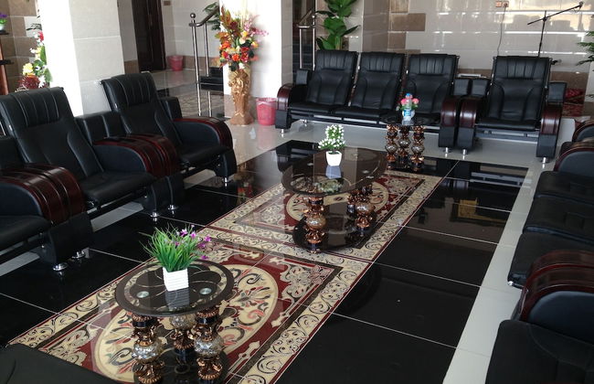 Al Eairy Furnished Apartments Tabuk 6 - Foto 2