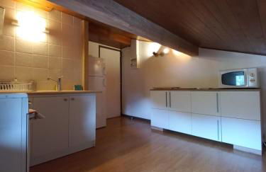 Logement mansardé dans maison avec jardin en bord de piste, vue montagne - Foto 9