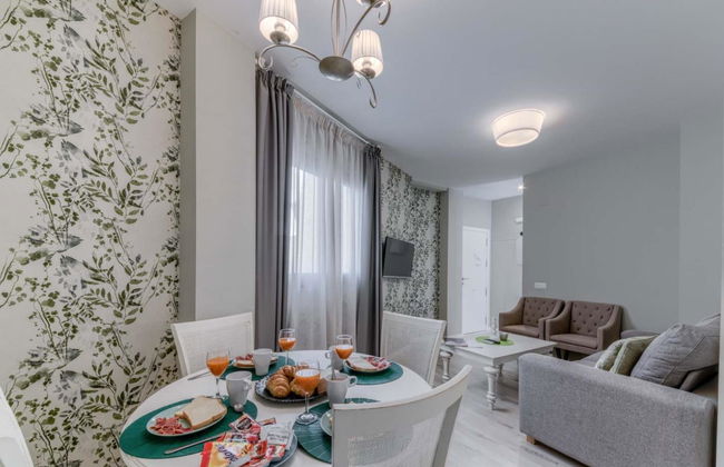 1 bed Superior Holidays2Malaga - Photo 24