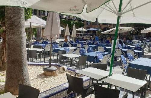 3 Bed Villa Sleeps 6 - Pets Ok - Communal Pool - Foto 20