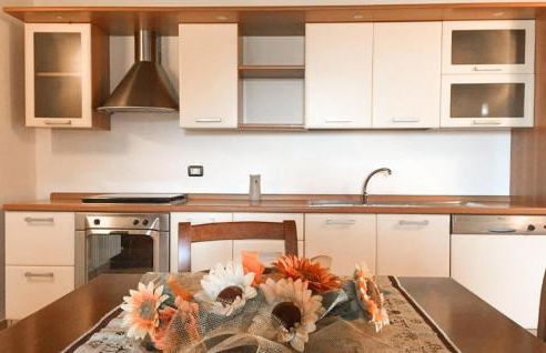 1 Bedroom Nice Apartment In Sant'angelo In Vado - Foto 12