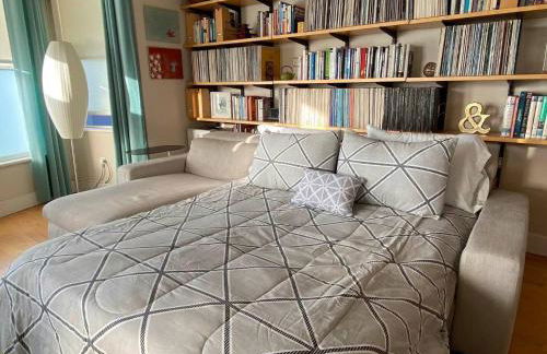 Stylish NOPA Penthouse, Remote Work Friendly - Foto 5