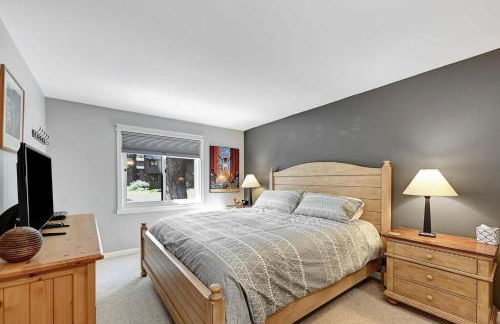 Mountain Condo | Spa Pool and Ski Shuttle Access - Foto 13