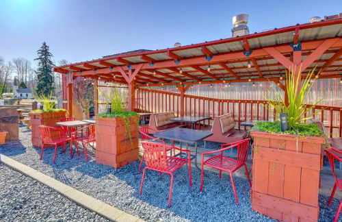 Couples Escape in Railcar, 13 Mi to Mount Rainier! - Photo 23