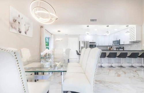 Modern Lakefront Home - Foto 42