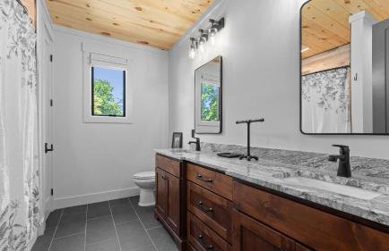 Blue Heron & Gray Fox by Avantstay 2 Lakefront Homes, Sleeps 44 Pool, Dock, Theater - Foto 128