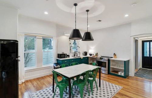 Stonewall Bungalows - Sleeps 15 - Foto 8