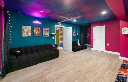 Pink Pony Villa - Waterfront Escape with Pool & Themed Rooms - Foto 15