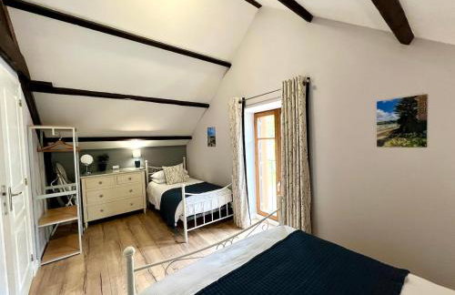 Quai du Val is a Charming Pet and Family Friendly Riverside Gite in Lehon close to Dinan Sleeps 7 - Photo 29