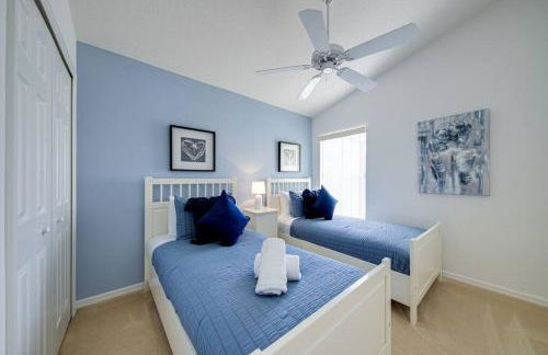 630- 3 Bedroom South facing Home with Pool Drenched in Florida Sunshine Perfect for Families - Foto 33