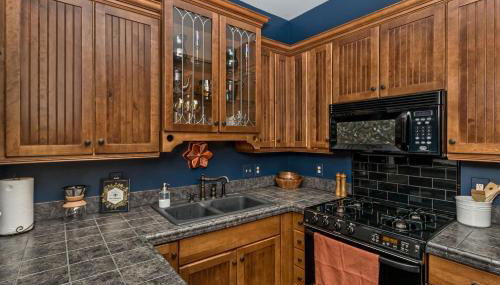 Historic Cottage in Montford Walk to Downtown - Photo 3