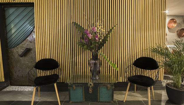 Coin salon dans le hall