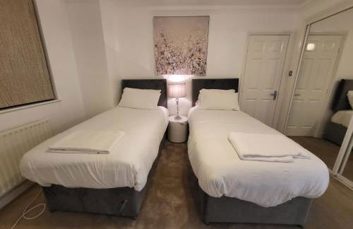 Garland Stylish 2 Bedroom Apartment A Minute Walk From Station - Foto 17