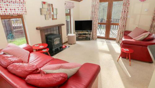 3 Riverside Lodge - Photo 3