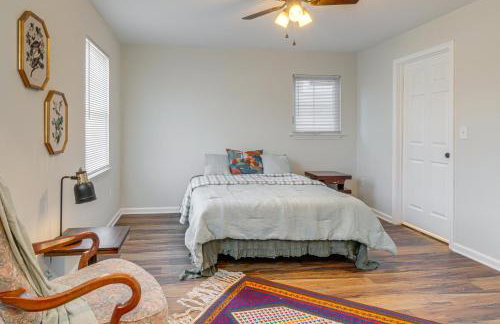 Louisville Charm Near the Derby Apt with Yard! - Foto 10