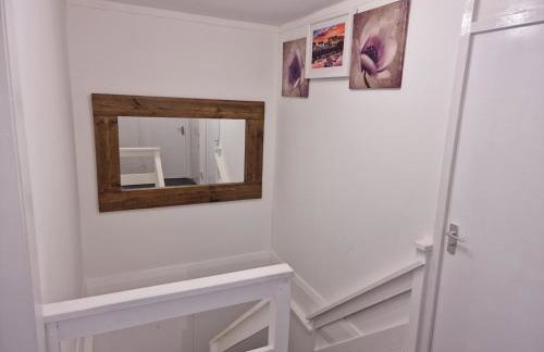 NightRest Homes 5 minutes to Luton Airport -Wifi - Free Parking -Luton - Foto 34