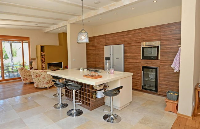 Spacious Villa in Kringa Croatia With Private Pool - Foto 3