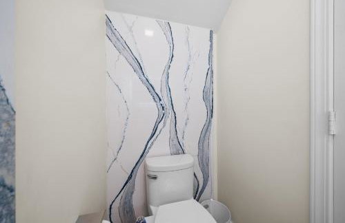 Entire Private Home with 3 Bedrooms 2 Bathrooms, with Garage, Gated Yard, King Bed House, Available Now - Foto 45