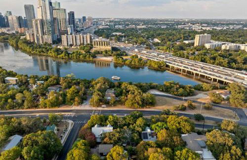 Ladybird Villa - Heated Saltwater Pool - Walk to SoCo - Photo 43