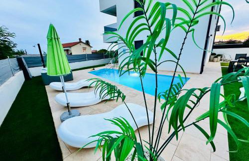 New exclusive apartment Green Horizon with garden, hot tub and private pool near the sea - Foto 4